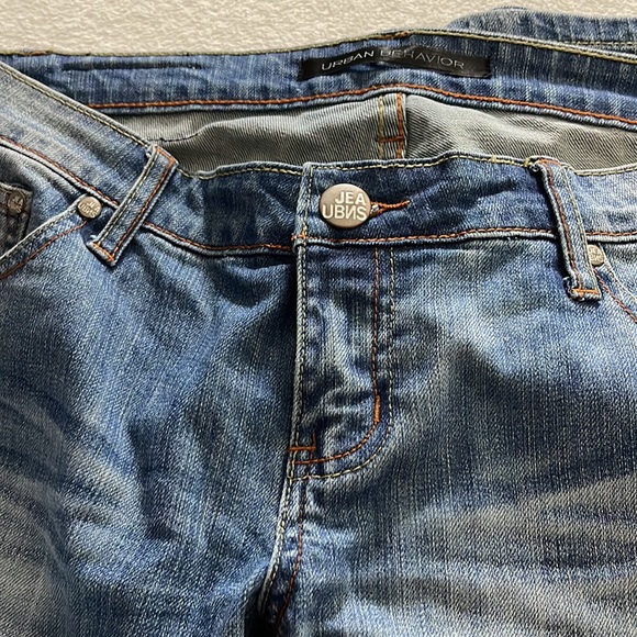 Straight leg blue women’s jeans Ripped knee wide leg blue Jeans size 31 no tags - Picture 7 of 11